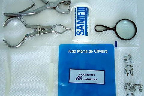 Pino Rosqueável e Núcleo de Preenchimento com Resina Dente 47