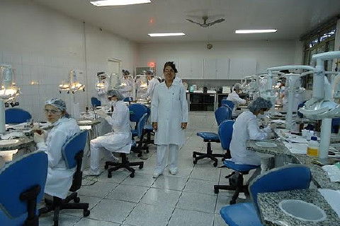 Laboratório Pré-Clínico de Endodontia da Unifal