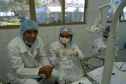 Laboratório Pré-Clínico de Endodontia da Unifal
