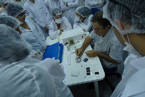 Laboratório Pré-Clínico de Endodontia da Unifal