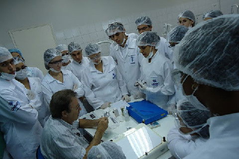 Laboratório Pré-Clínico de Endodontia da Unifal