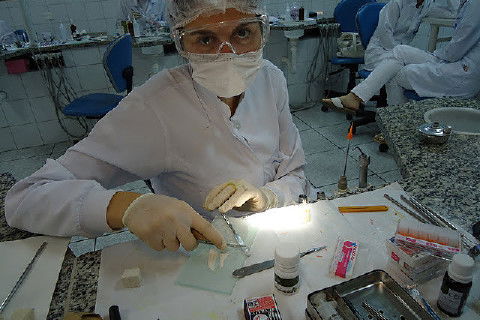 Laboratório Pré-Clínico de Endodontia da Unifal
