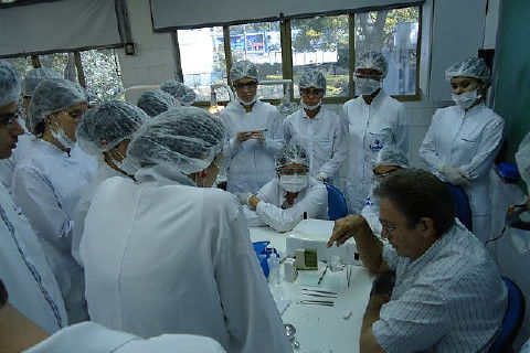 Laboratório Pré-Clínico de Endodontia da Unifal