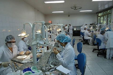 Laboratório Pré-Clínico de Endodontia da Unifal