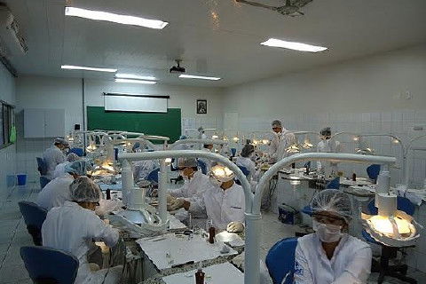Laboratório Pré-Clínico de Endodontia da Unifal