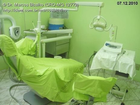 INÍCIO DA CIRURGIA PARA INSTALAÇÃO DOS IMPLANTES...