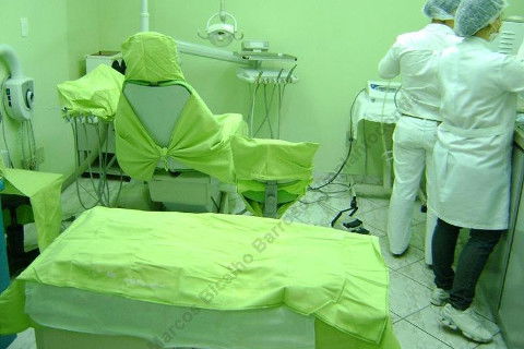 Exodontia Minimamente Traumática com Extrator Neodent + Instalação Imediata de Implante Hexágono Interno, Sem Carga.