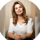 Dra. Adriana Farah Ziade (Cirurgiã-Dentista)