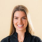 Dra. Giovana Lanfranchi (Cirurgiã-Dentista)