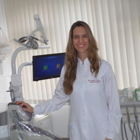 Dra. Katherine Luckeroth (Cirurgiã-Dentista)