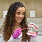 Dra. Ana Carolina Nunes Peixoto (Cirurgiã-Dentista)