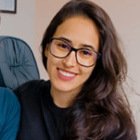 Dra. Júnia Elisa Gois (Cirurgiã-Dentista)