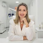 Dra. Lorena Lander (Cirurgiã-Dentista)