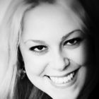 Dra. Juliana Macari (Cirurgiã-Dentista)
