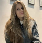 Dra. Maria Cecília Simões Riscado de Castro (Cirurgiã-Dentista)
