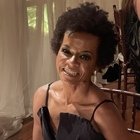 Dra. Cláudia Márcia (Cirurgiã-Dentista)