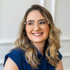 Dra. Gabriela Dubowski (Cirurgiã-Dentista)