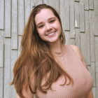 Dra. Aracélis Michelli Fernandes (Cirurgião-Dentista)