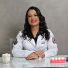 Dra. Claudia Larissa (Cirurgião-Dentista)