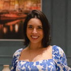 Bruna Lins (Professor)