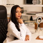 Dr. Caren Sallia (Cirurgião-Dentista)