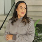 Dr. Claudia Gonçalves (Cirurgião-Dentista)