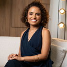 Dra. Cleo Salustiano (Cirurgiã-Dentista)