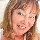 Dra. Claudete Caruso Esteves (Cirurgiã-Dentista)