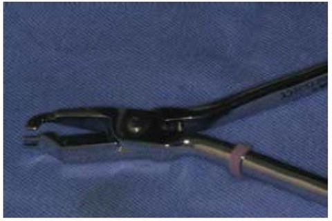 Alicate mésio-distal de Hilliard