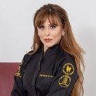 Dra. Renata Soares (Cirurgiã-Dentista)